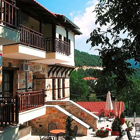 Petrini Gonia 3* Dráma